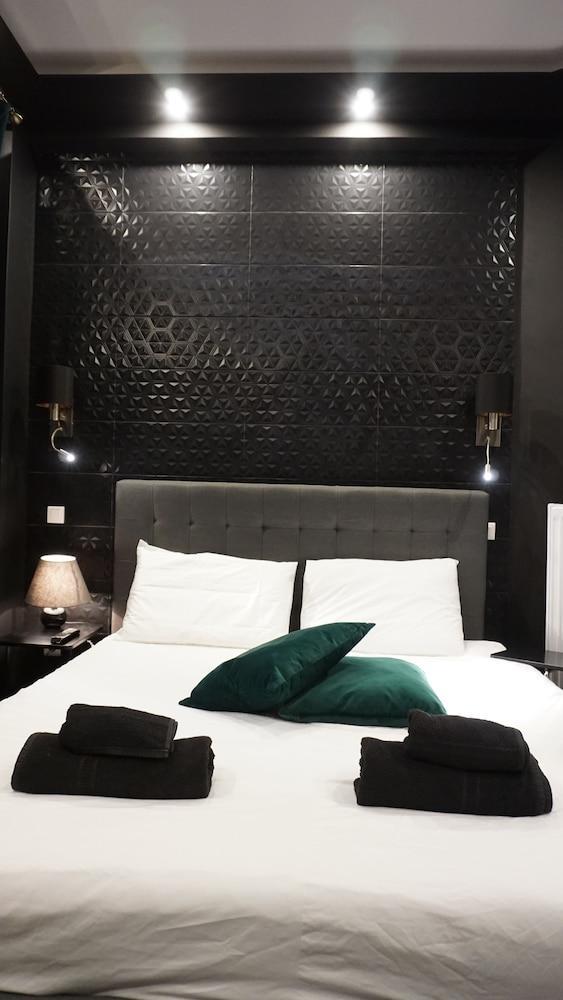 Exclusive design studio for sightseeing with a Moroccan yard Atena Exterior foto